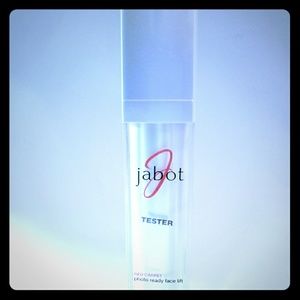 Jabot RED CARPET Photo Ready Face Life